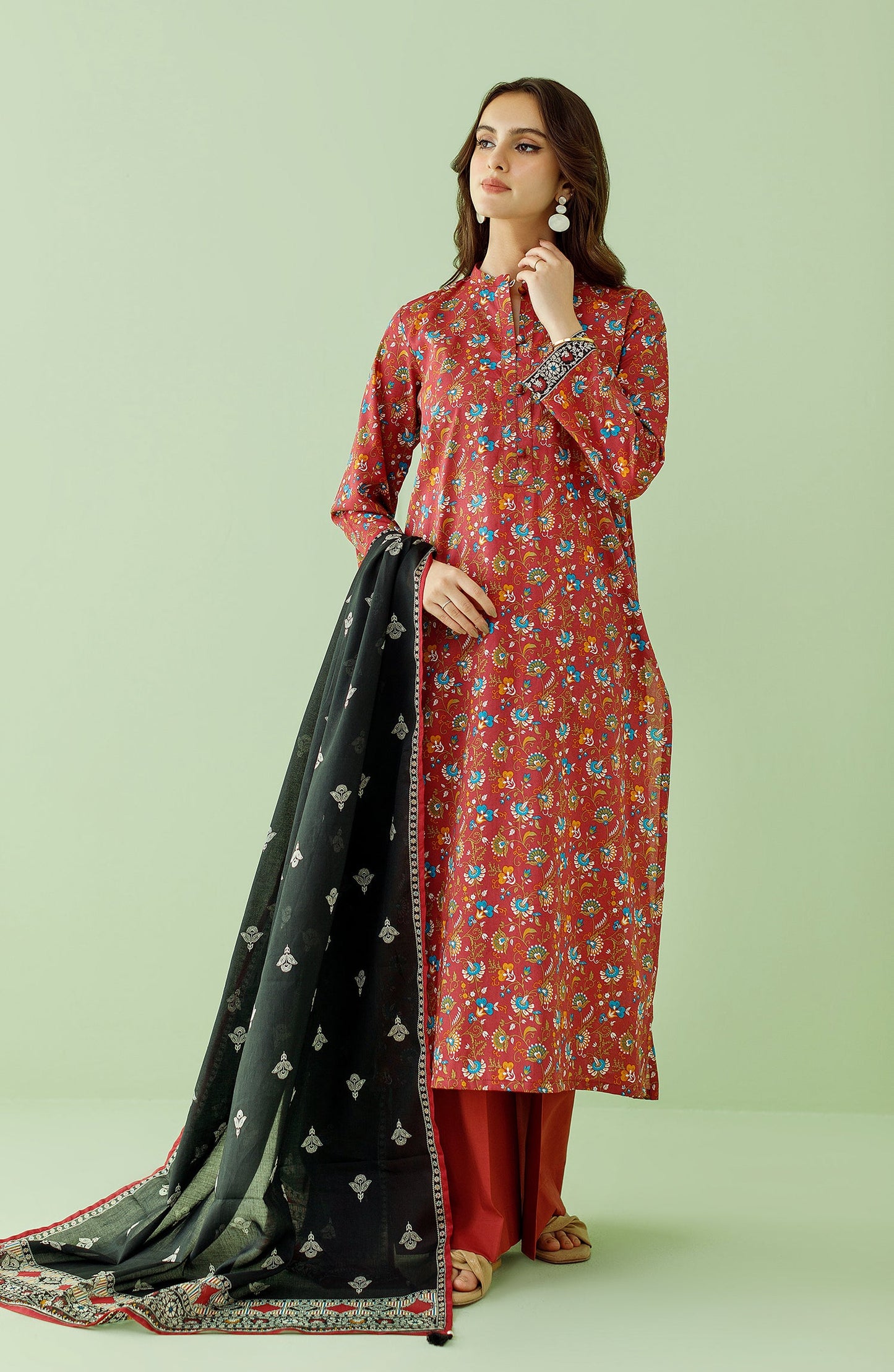 Orient - Unstitched 3 Piece Printed Lawn Shirt , Cambric Pant and Lawn Dupatta