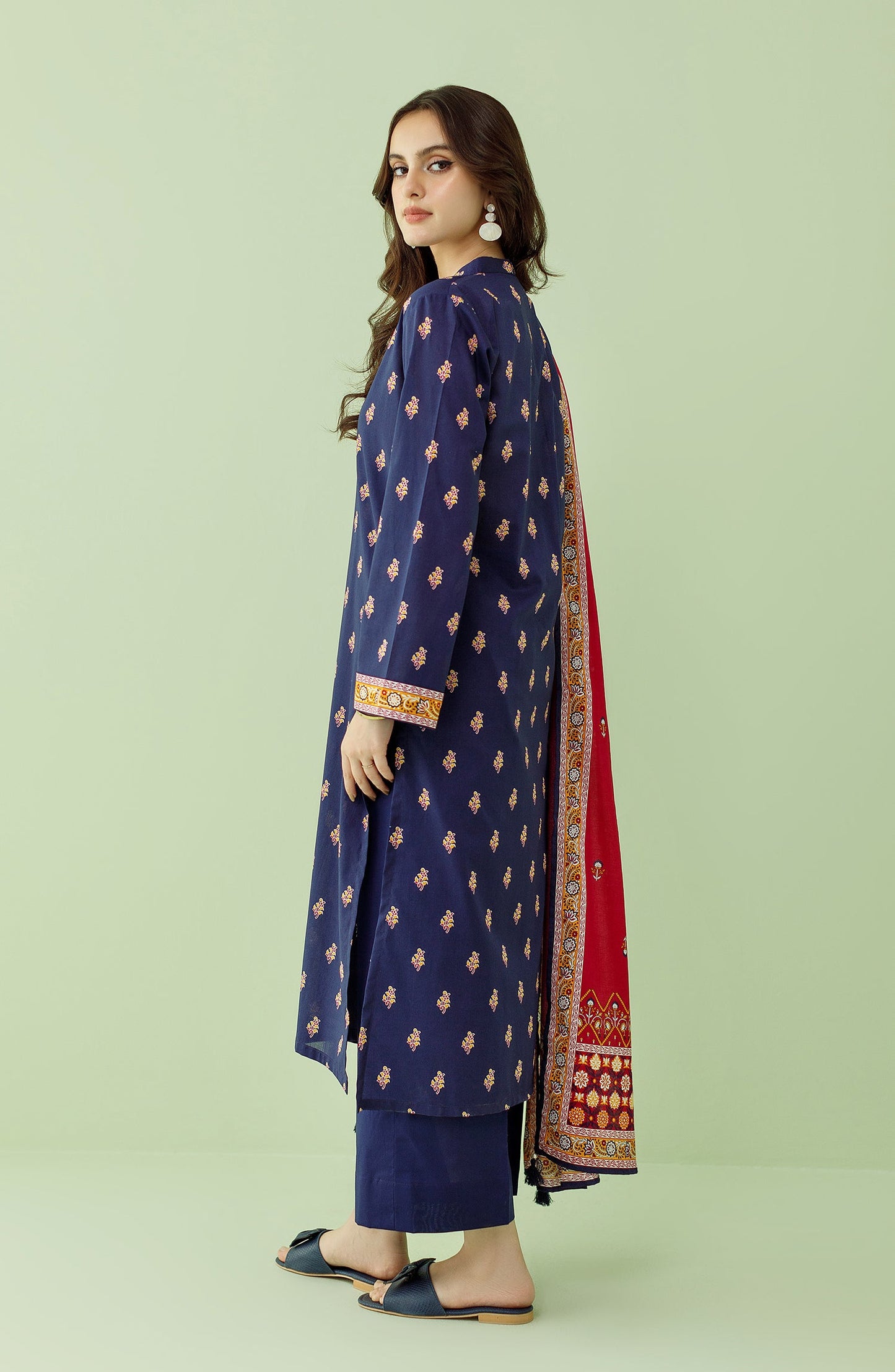 Orient - Unstitched 3 Piece Printed Lawn Shirt , Cambric Pant and Lawn Dupatta