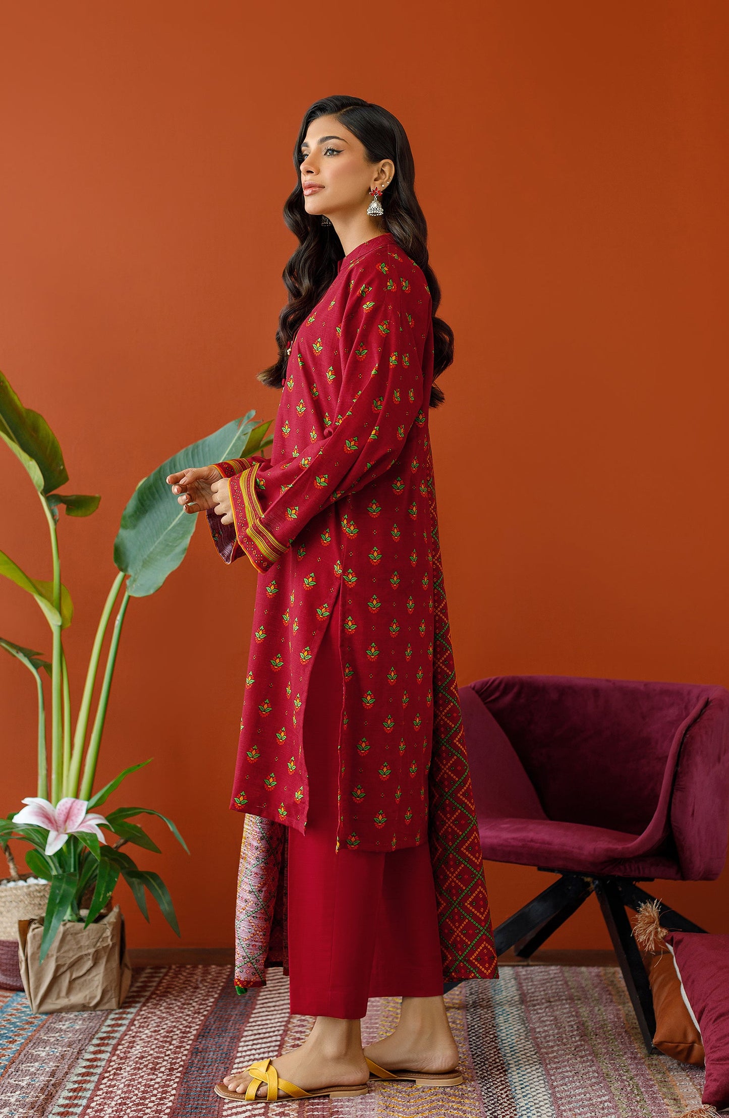 Orient - Unstitched 3 Piece Printed Khaddar Shirt , Khaddar Pant and Khaddar Dupatta