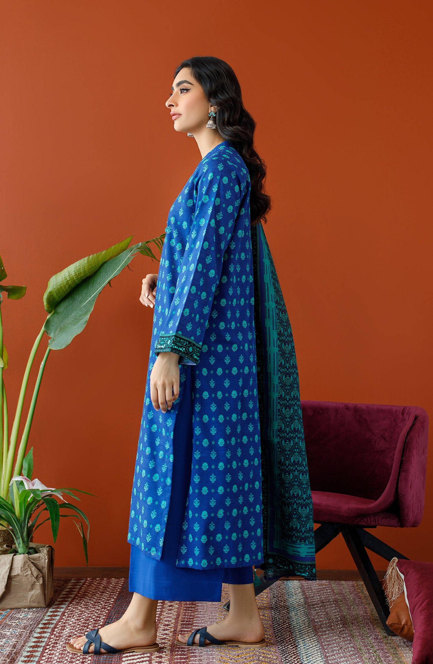 Orient - Unstitched 3 Piece Printed Khaddar Shirt , Khaddar Pant and Khaddar Dupatta