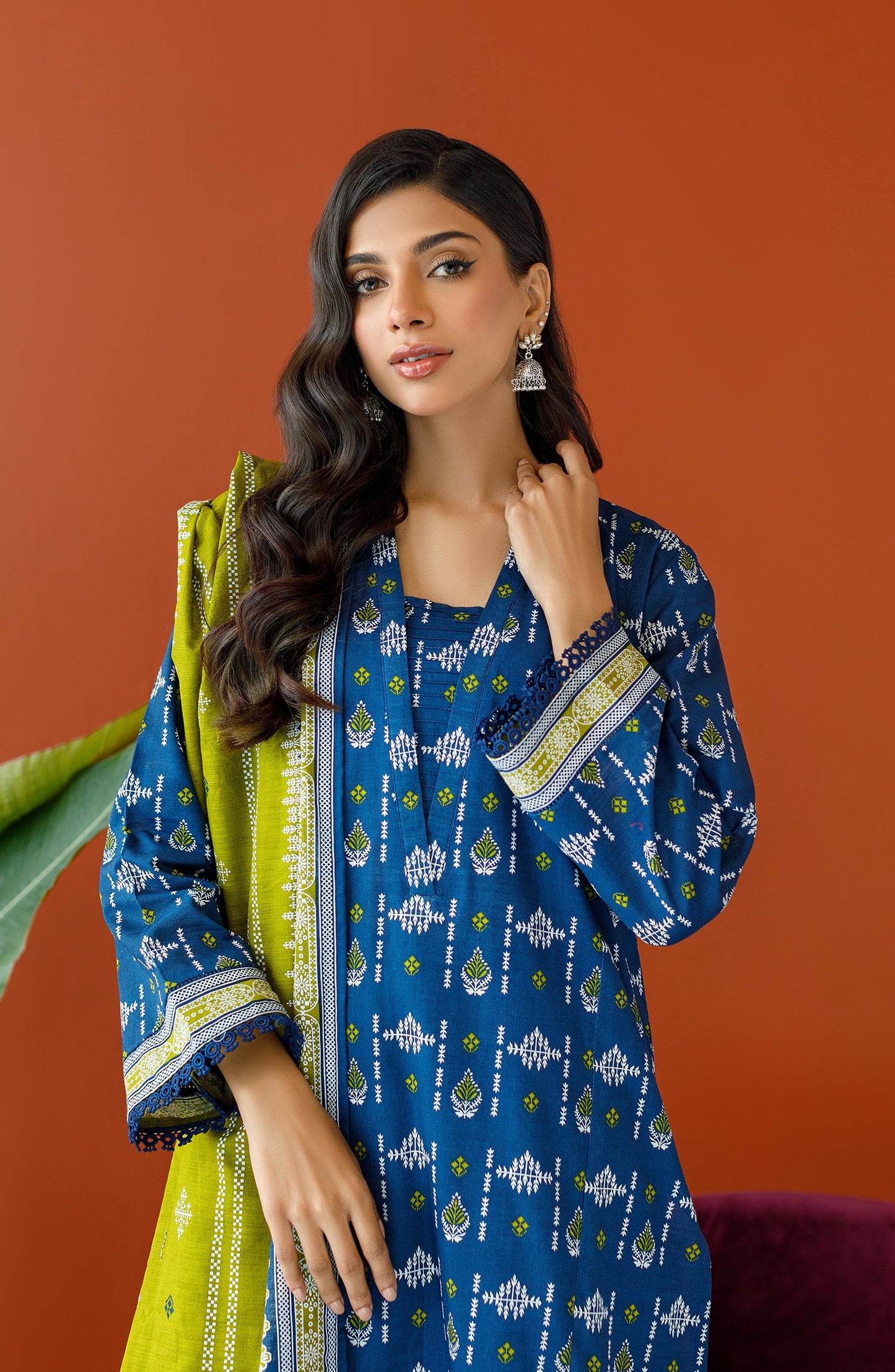 Orient - Unstitched 3 Piece Printed Khaddar Shirt , Khaddar Pant and Khaddar Dupatta