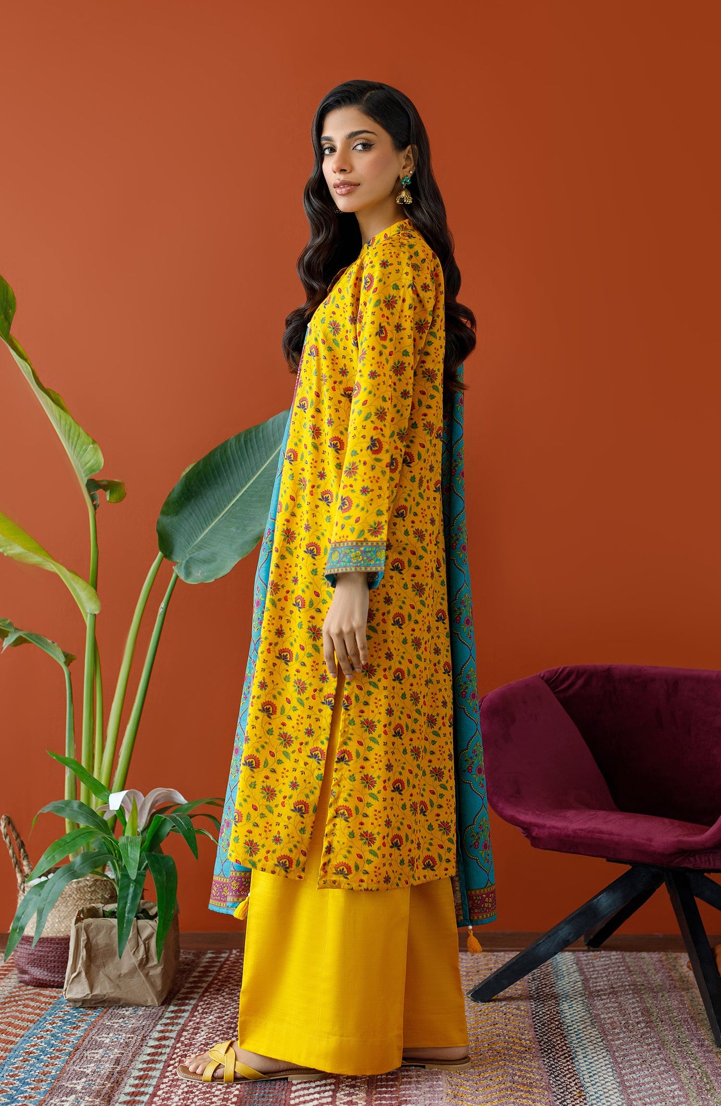 Orient - Unstitched 3 Piece Printed Khaddar Shirt , Khaddar Pant and Khaddar Dupatta