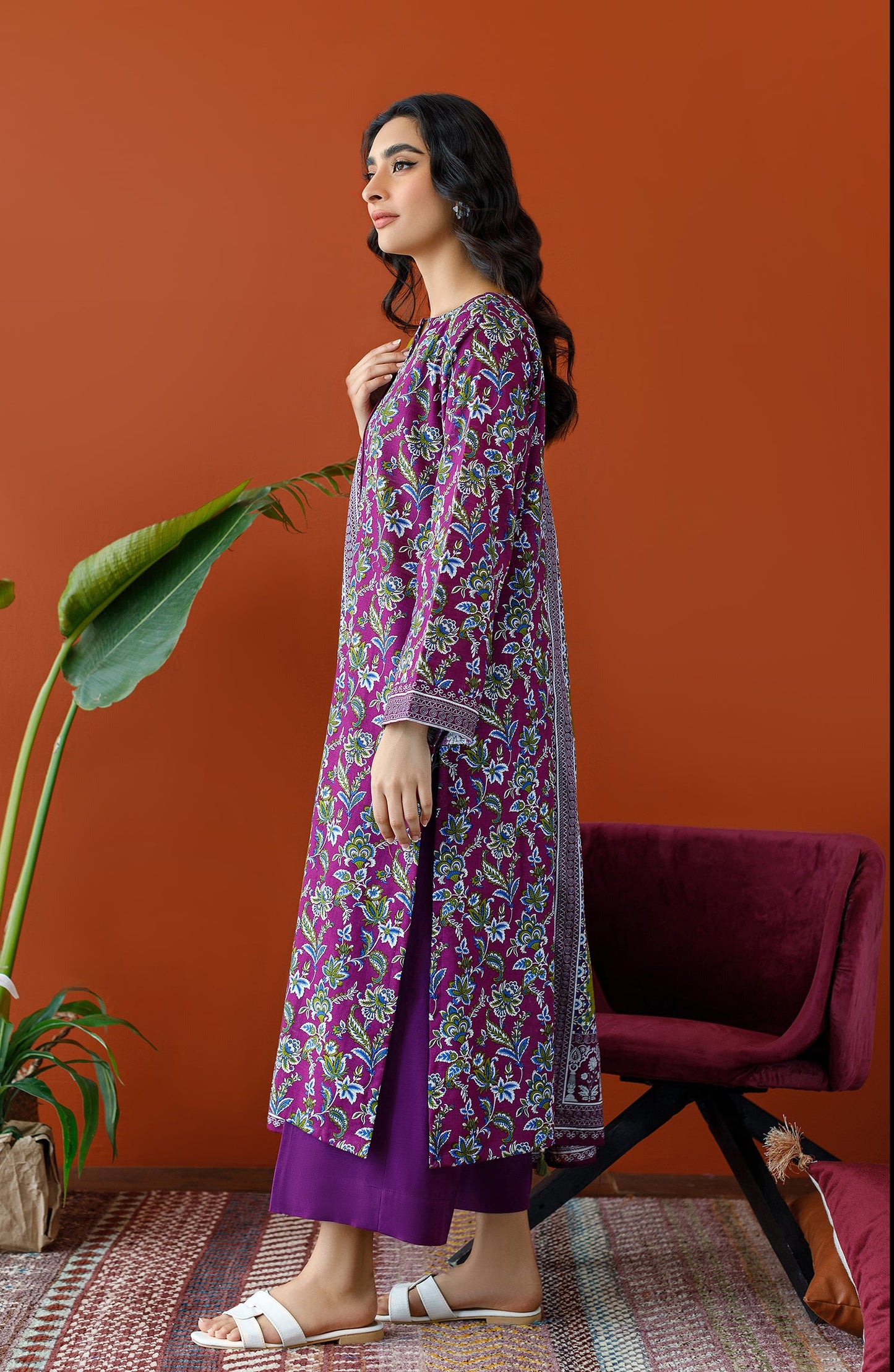 Orient - Unstitched 3 Piece Printed Khaddar Shirt , Khaddar Pant and Khaddar Dupatta