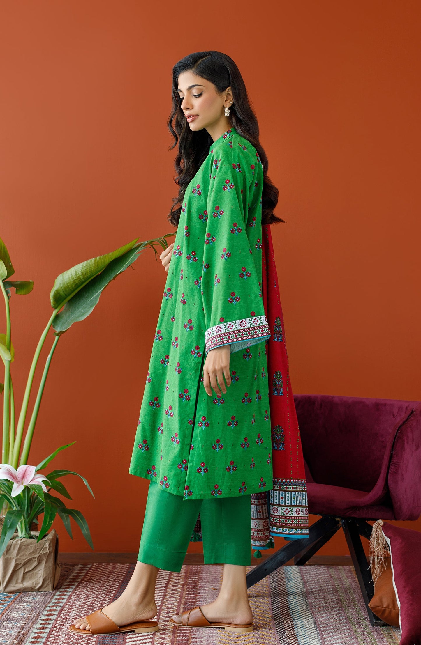 Orient - Unstitched 3 Piece Printed Khaddar Shirt , Khaddar Pant and Khaddar Dupatta
