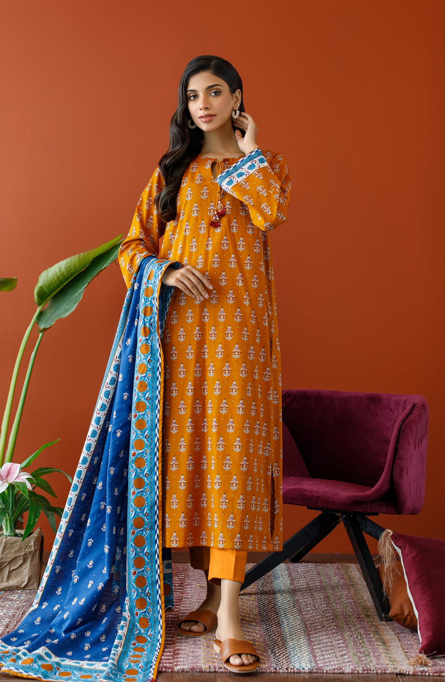 Orient - Unstitched 3 Piece Printed Khaddar Shirt , Khaddar Pant and Khaddar Dupatta