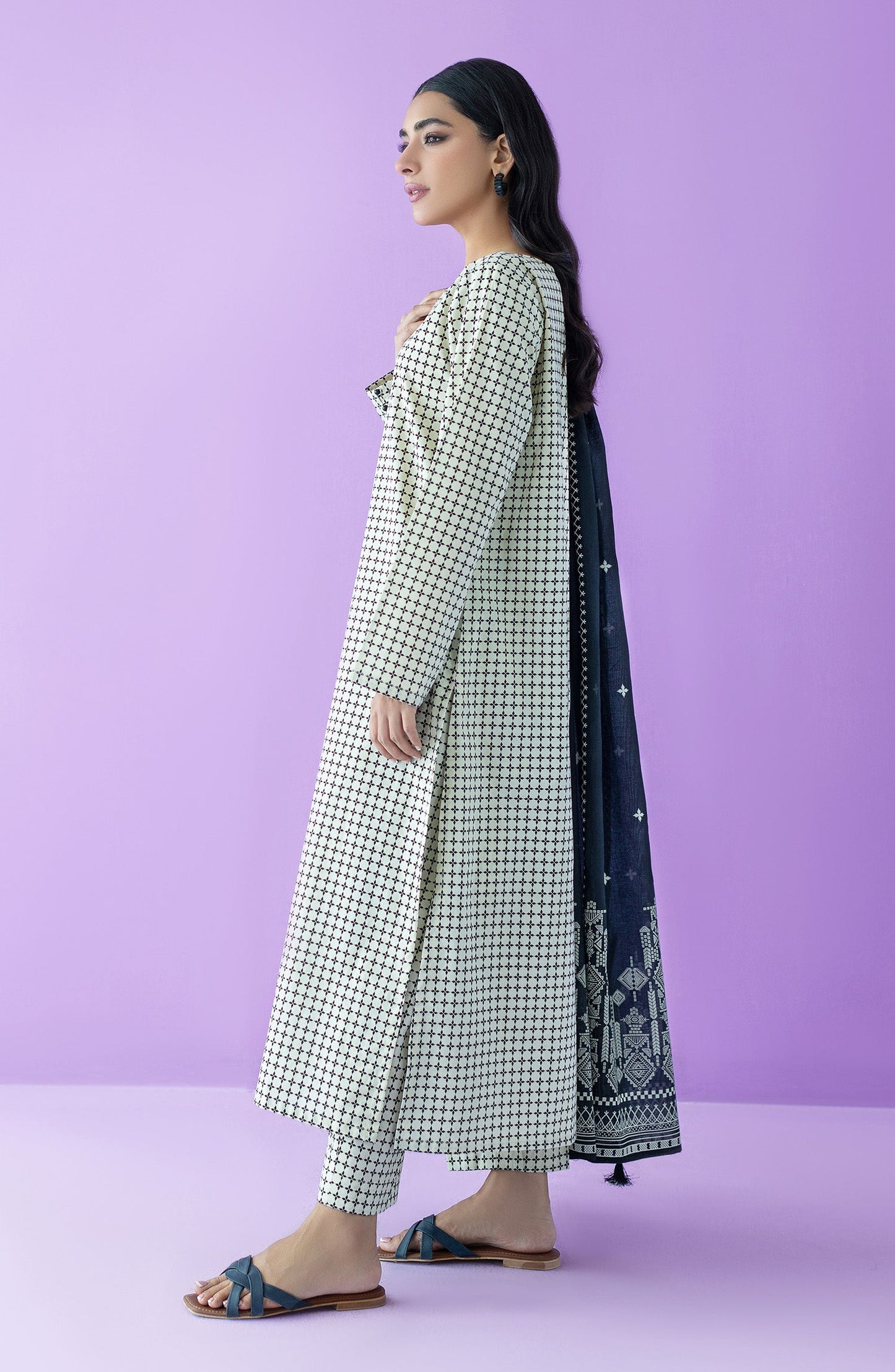 Orient - Unstitched 3 Piece Printed Lawn Shirt , Lawn Pant and Lawn Dupatta