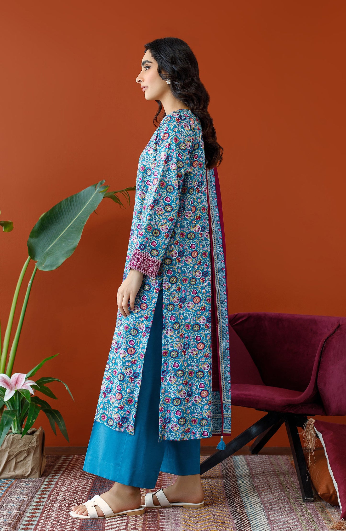 Orient - Unstitched 3 Piece Printed Khaddar Shirt , Khaddar Pant and Khaddar Dupatta