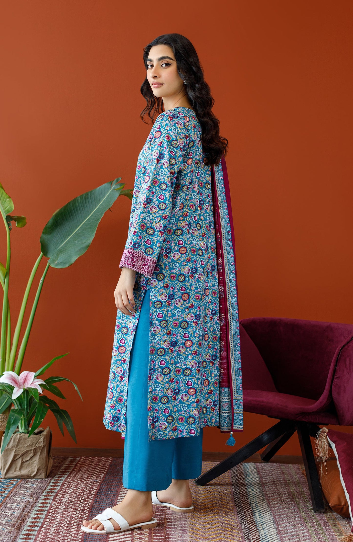 Orient - Unstitched 3 Piece Printed Khaddar Shirt , Khaddar Pant and Khaddar Dupatta