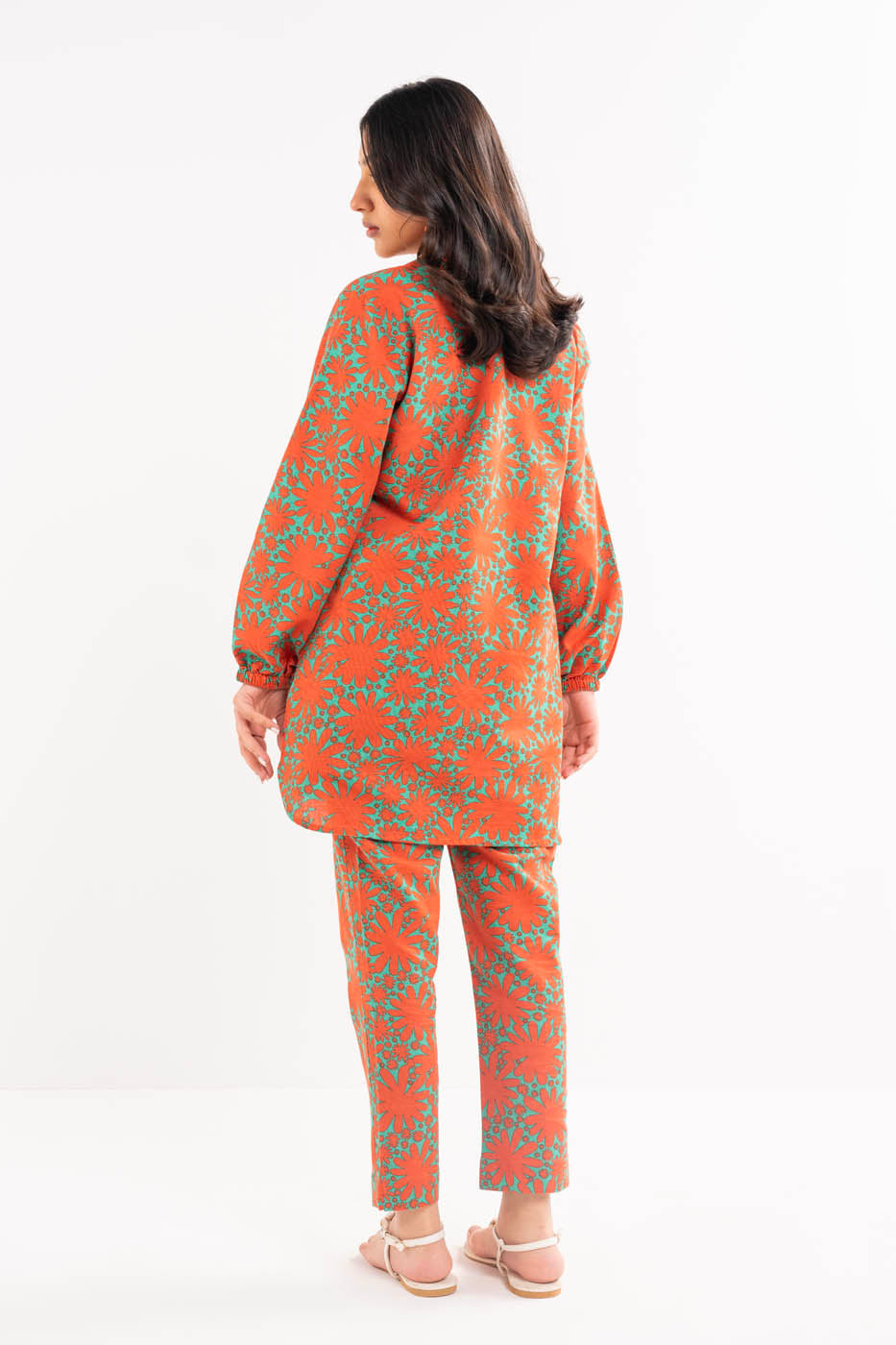 2 PC Printed Khaddar Outfit