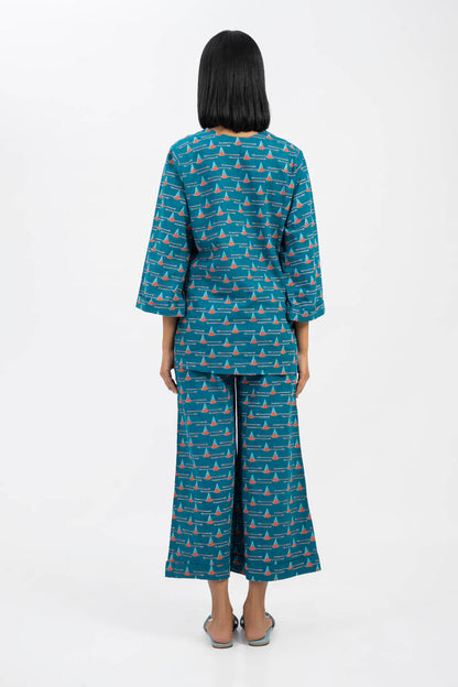 2 PC Printed Khaddar Outfit