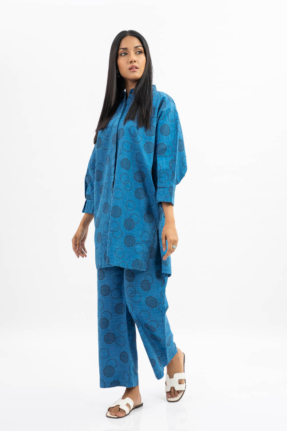 2 PC Printed Khaddar Outfit