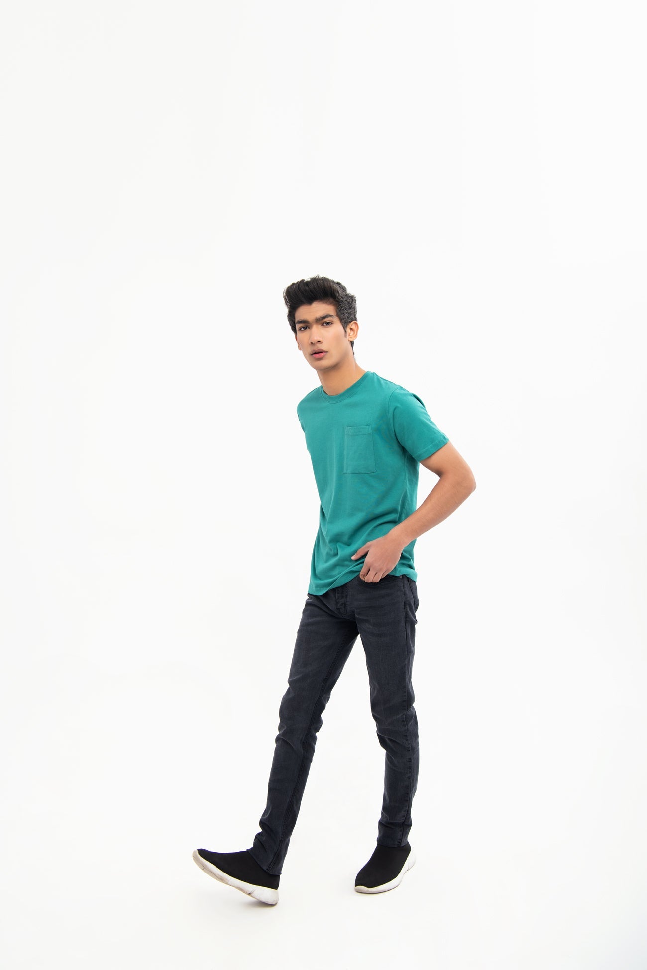 BTW - CREW NECK T-SHIRT WITH PATCH POCKET