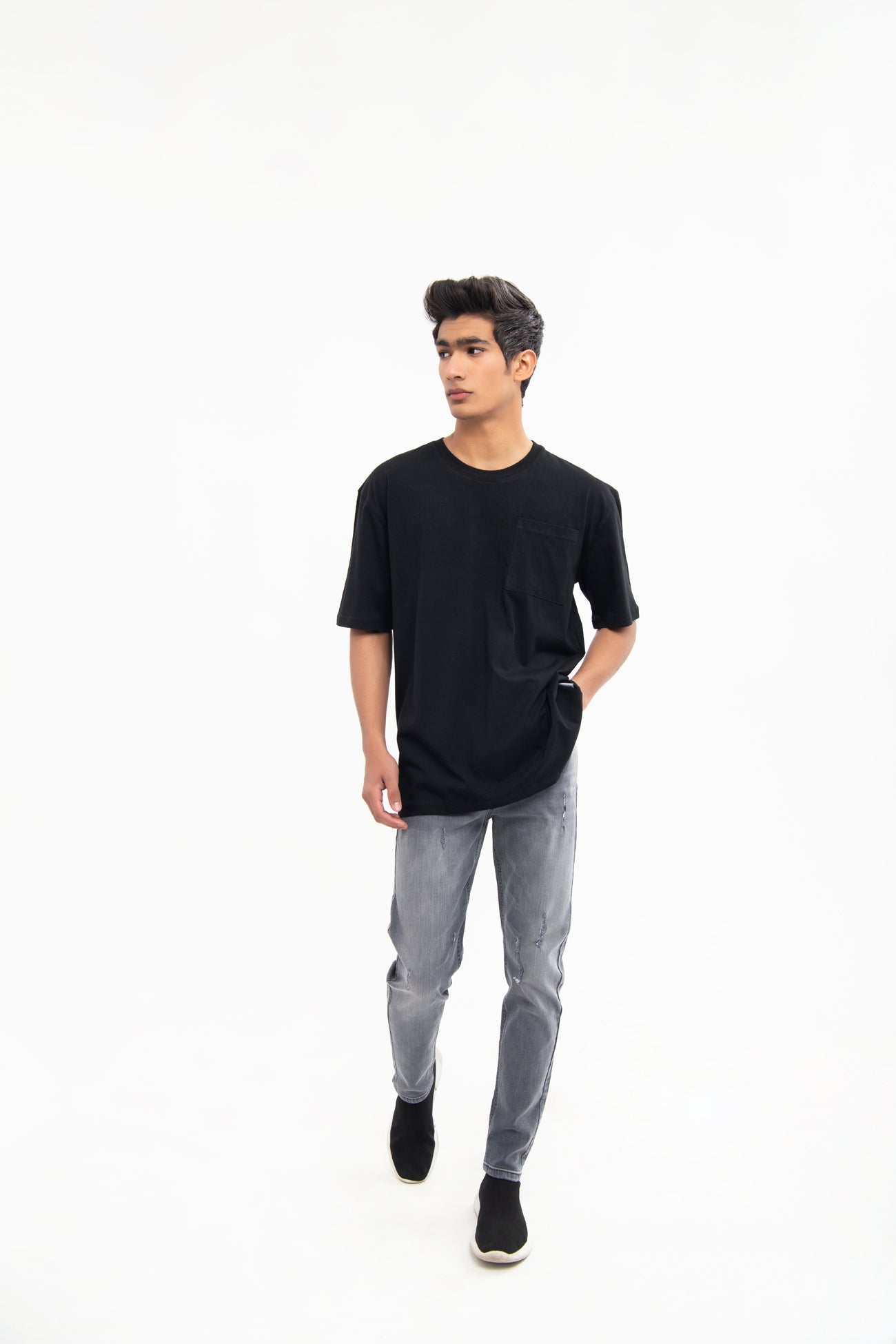 BTW - CREW NECK T-SHIRT WITH PATCH POCKET