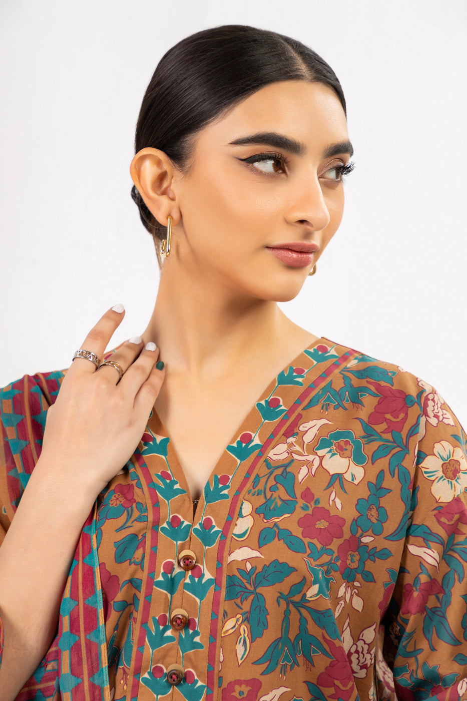3 Pc Printed Cambric Suit With Chiffon Dupatta