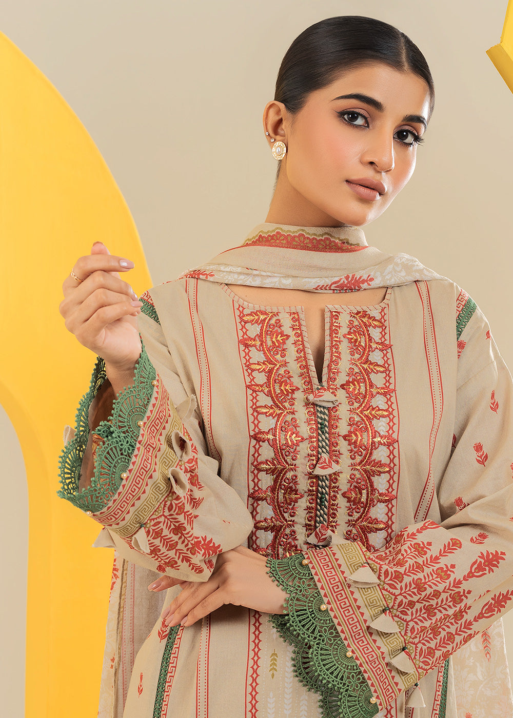 3 Pc Embroidered Cambric Suit With Net Dupatta