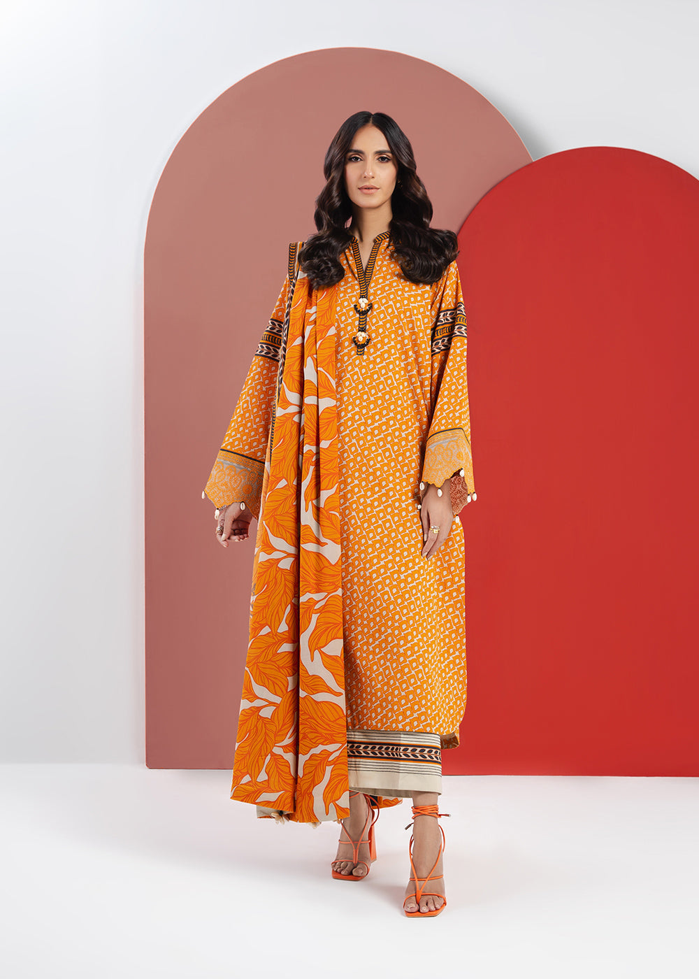 2 Pc Embroidered Cambric Suit With Silver Lawn Dupatta