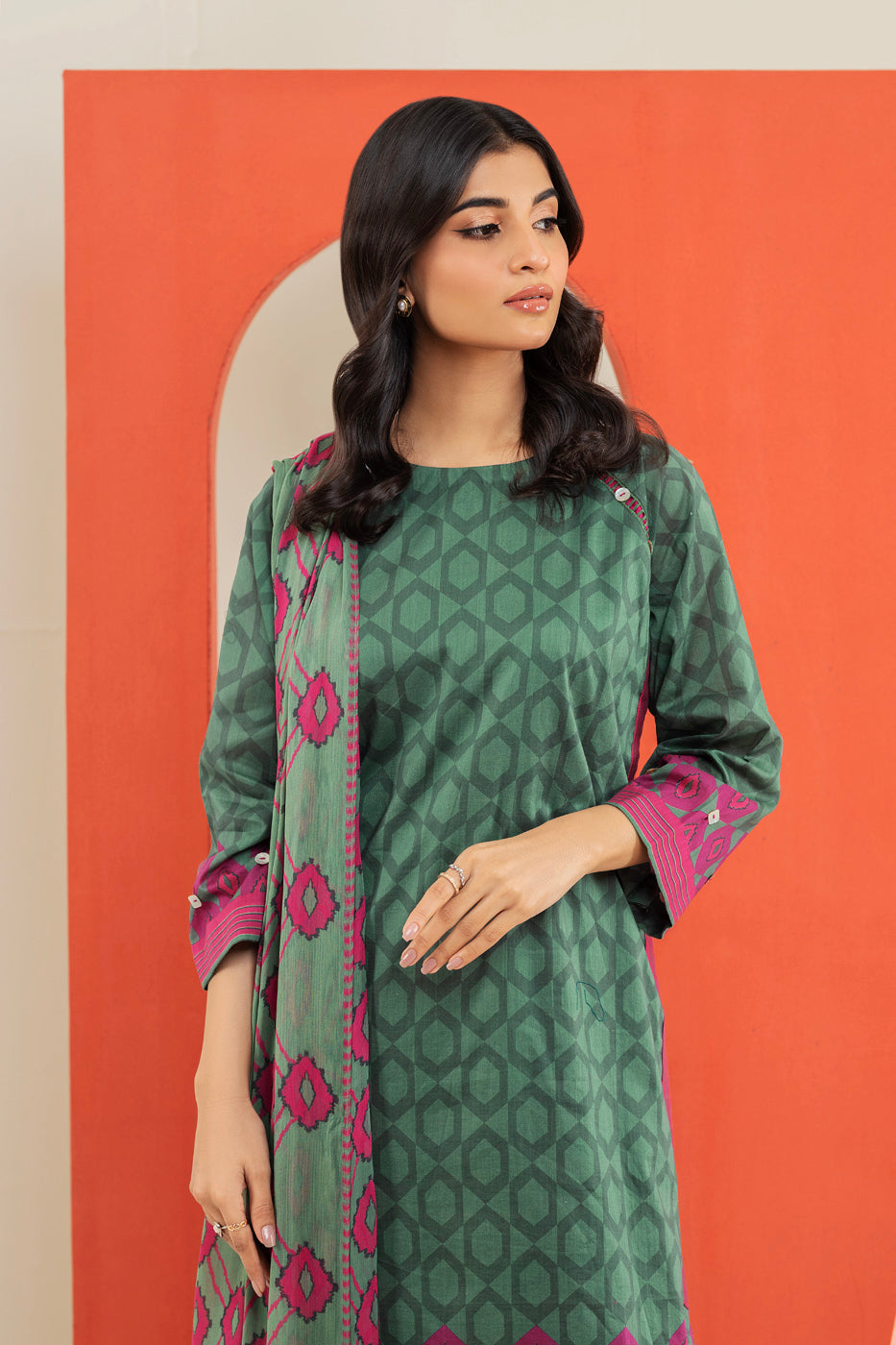 2 Pc Printed Cambric Suit With Chiffon Dupatta