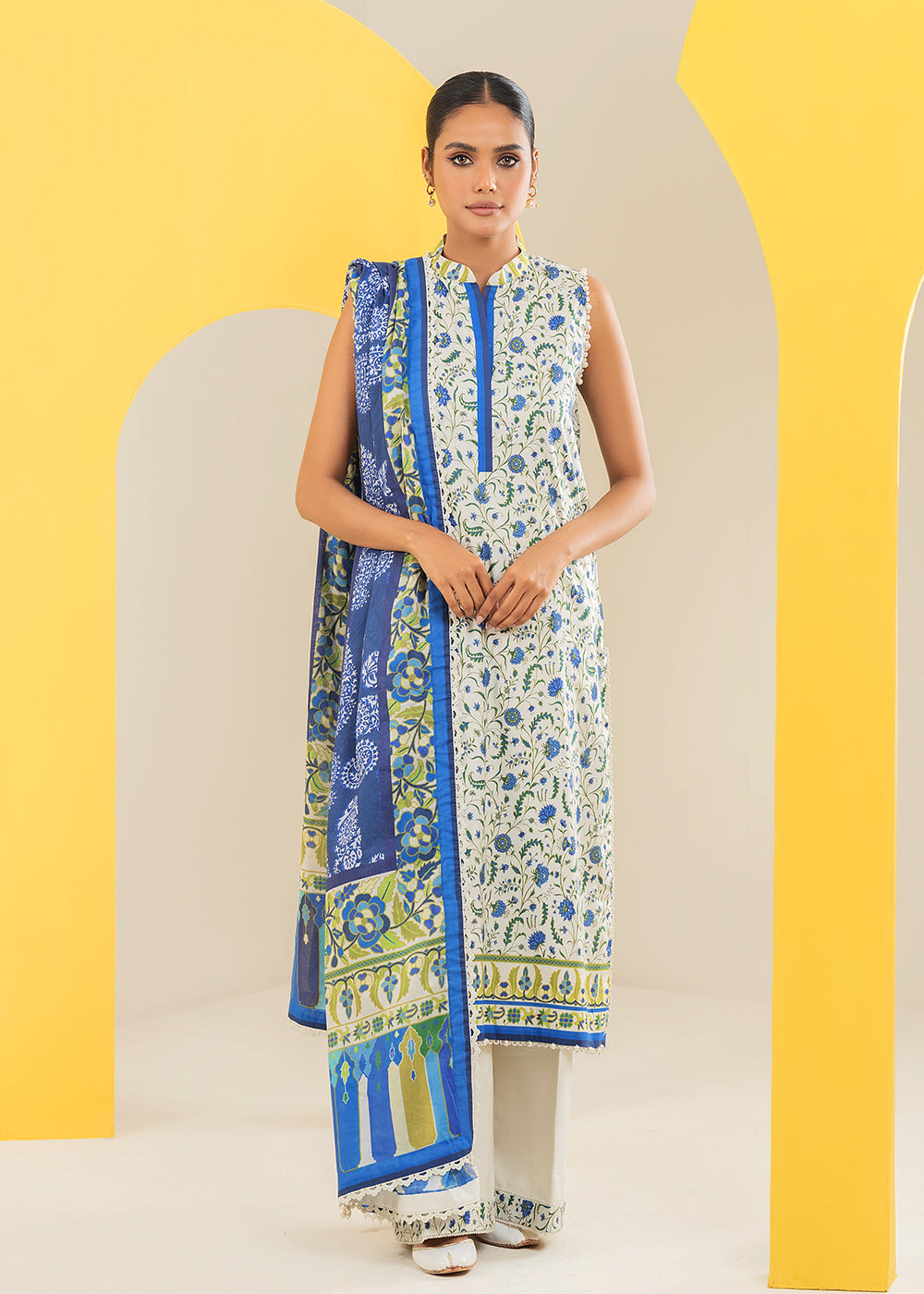 3 Pc Printed Cambric Suit With Silver Lawn Dupatta