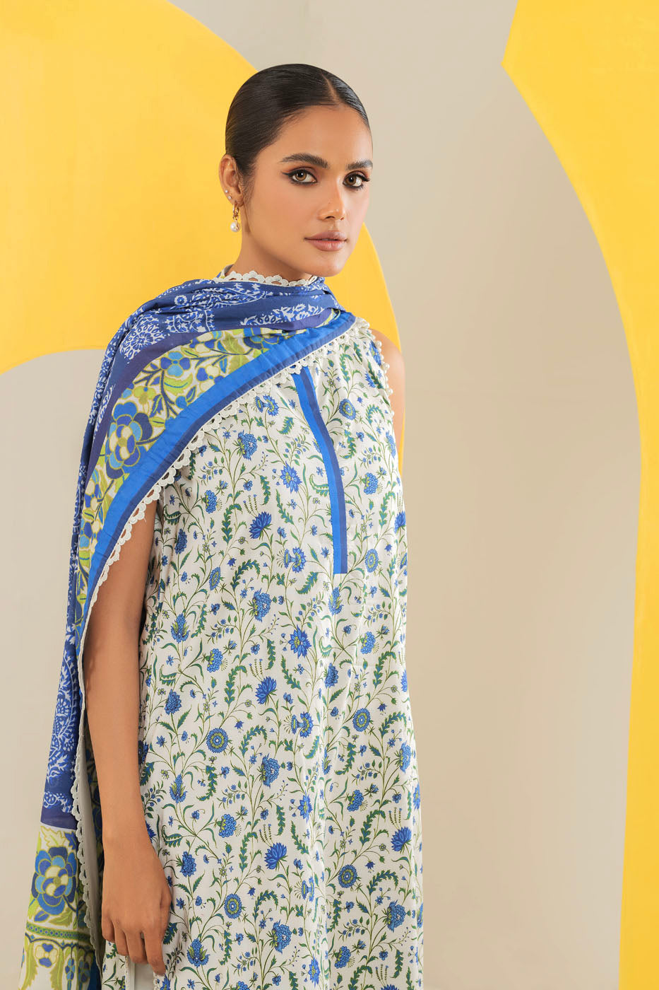 3 Pc Printed Cambric Suit With Silver Lawn Dupatta