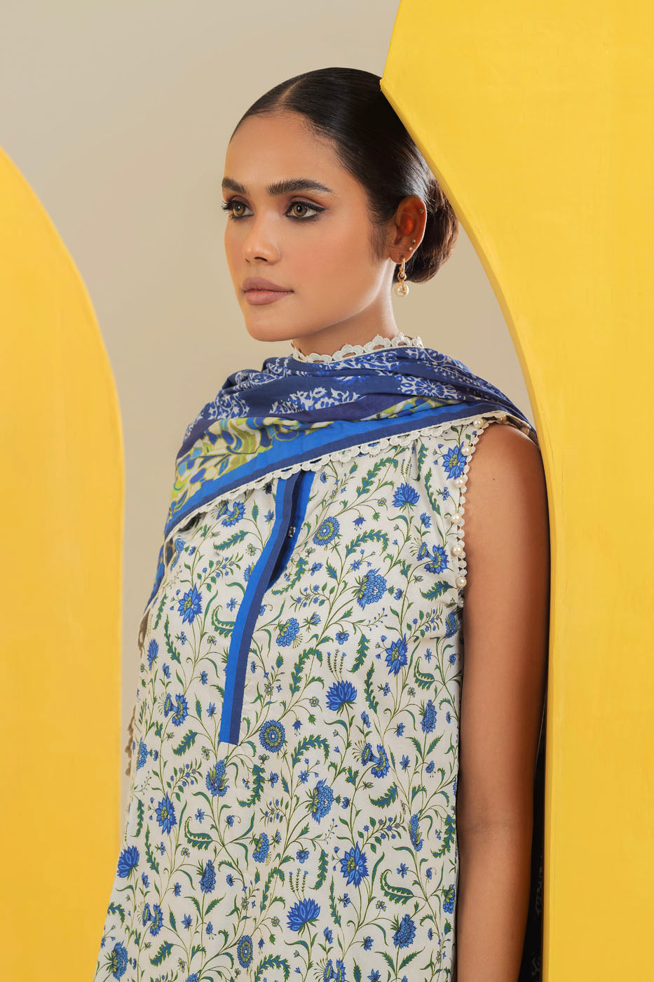 3 Pc Printed Cambric Suit With Silver Lawn Dupatta