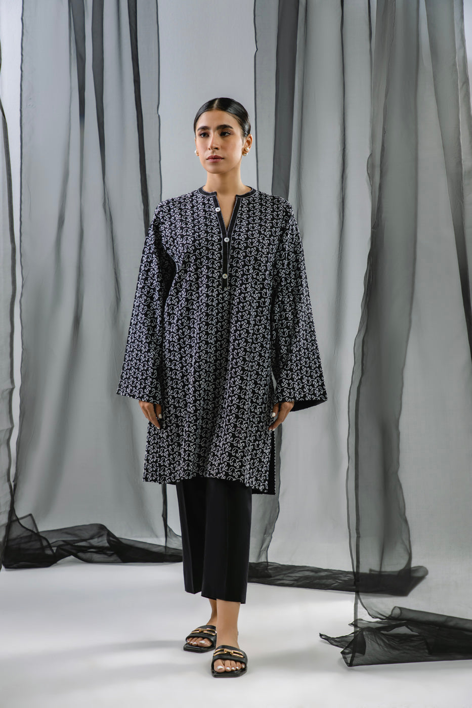 Chikan Kari Kurti