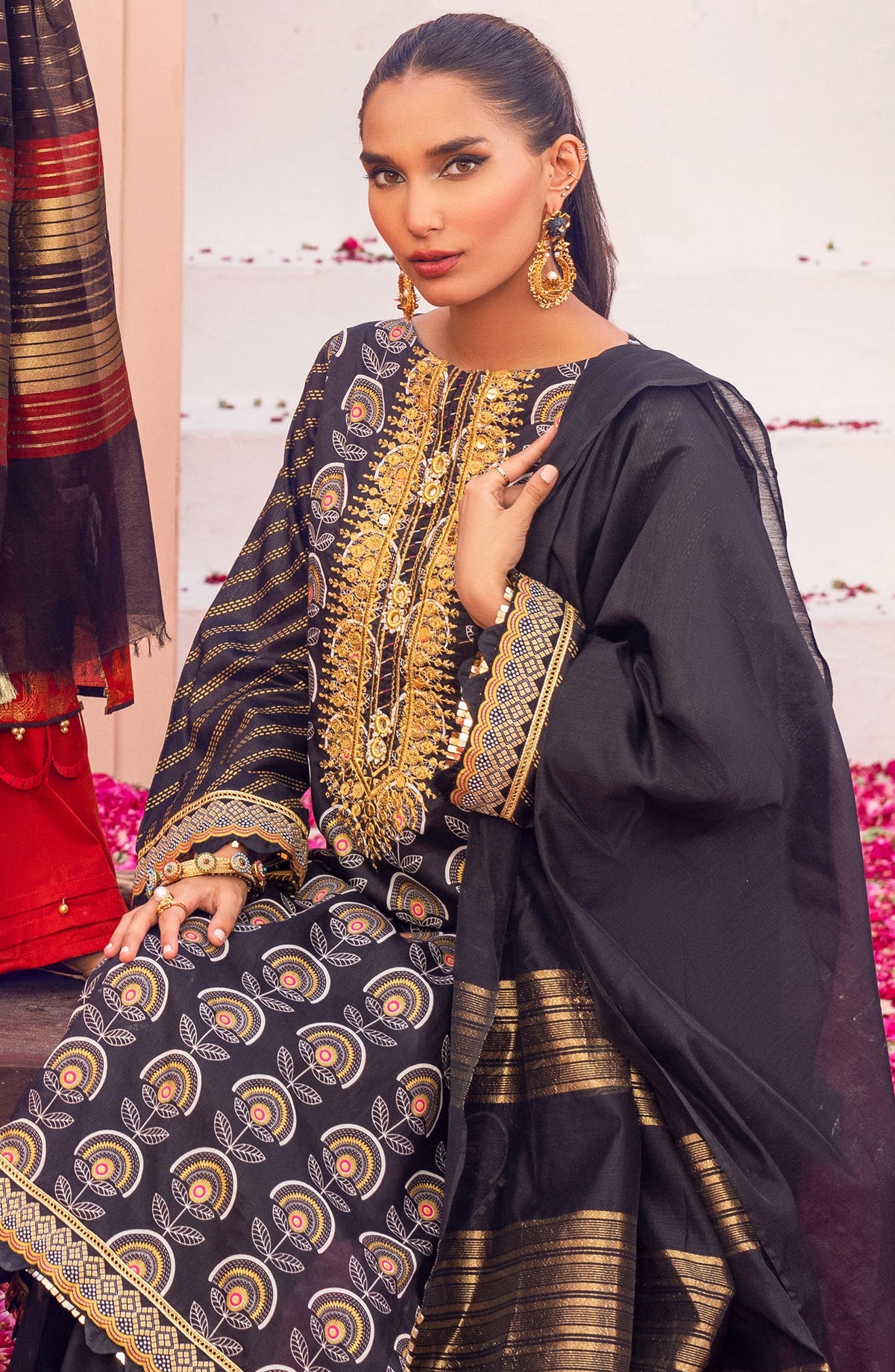 Orient - Unstitched 3 Piece Embroidered Lawn Shirt , Cambric Pant and Fancy Dupatta