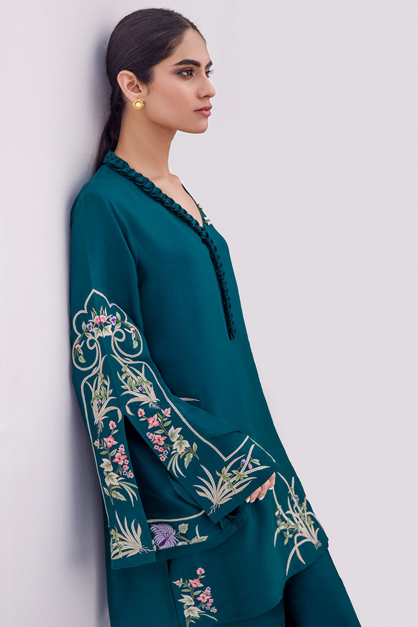 Emerald Green Raw Silk Kurta With Embroidery Detailing