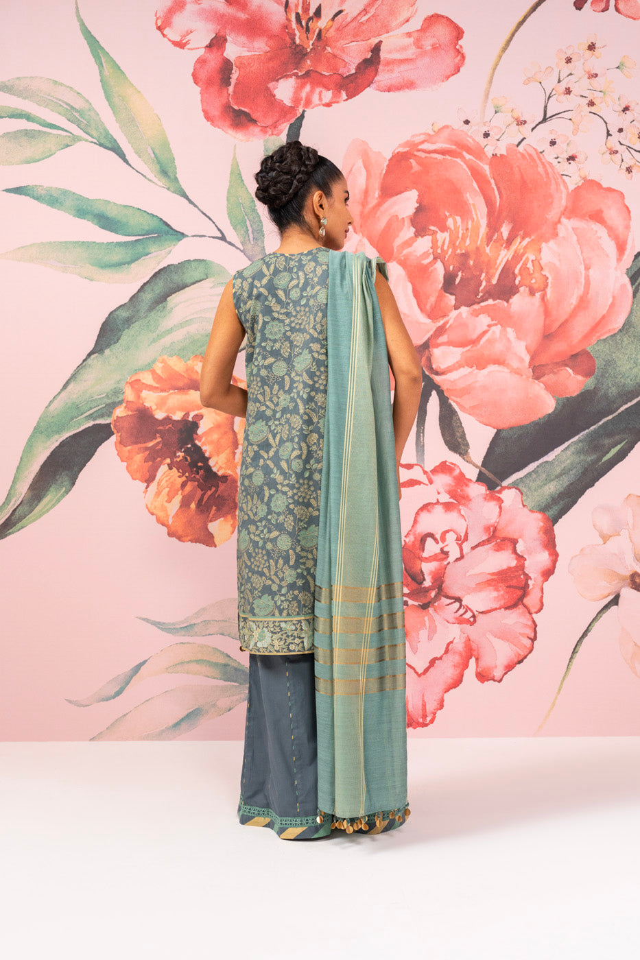 3 Pc Embroidered Cambric Suit With Yarn Dyed Dupatta