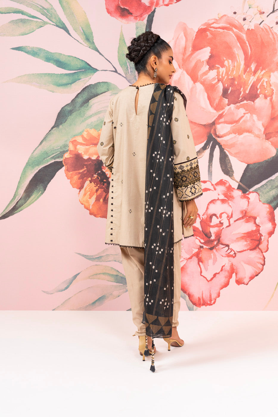 3 Pc Embroidered Checks Dobby Suit With Silk Dupatta