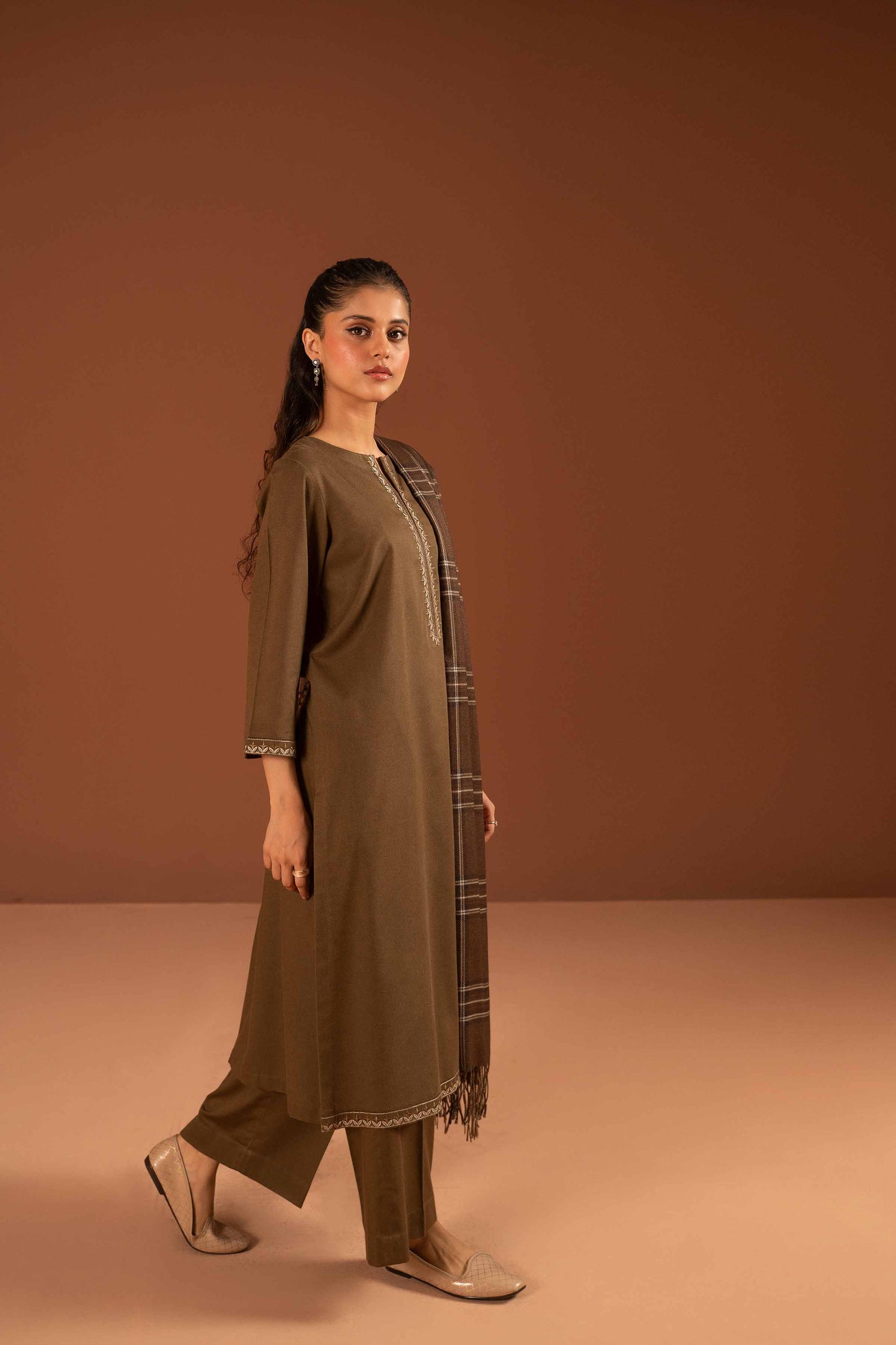 Nishat Linen - 3 Piece - Embroidered Suit - PW23-102