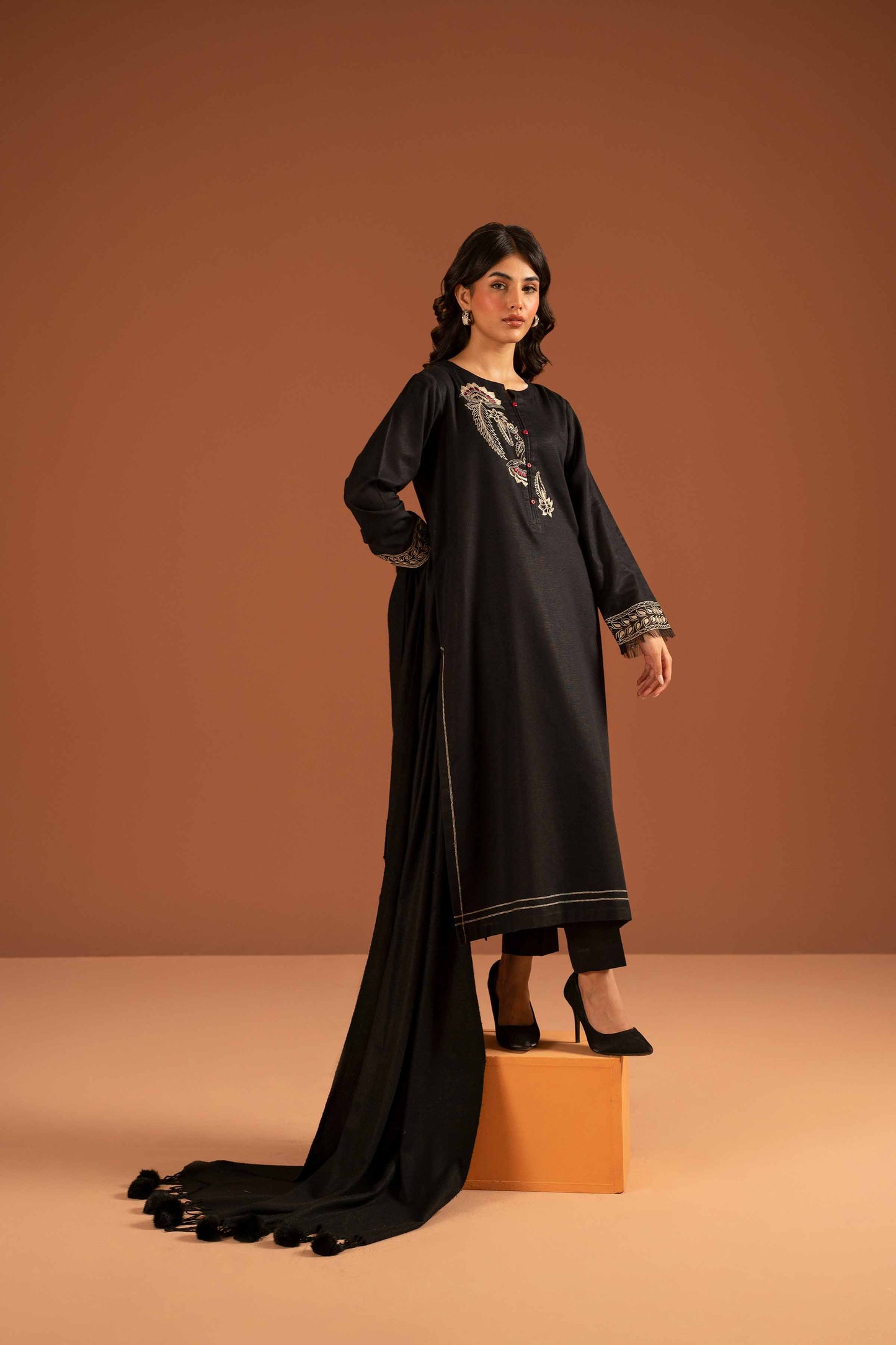 Nishat Linen - 3 Piece - Embroidered Suit - PW23-104
