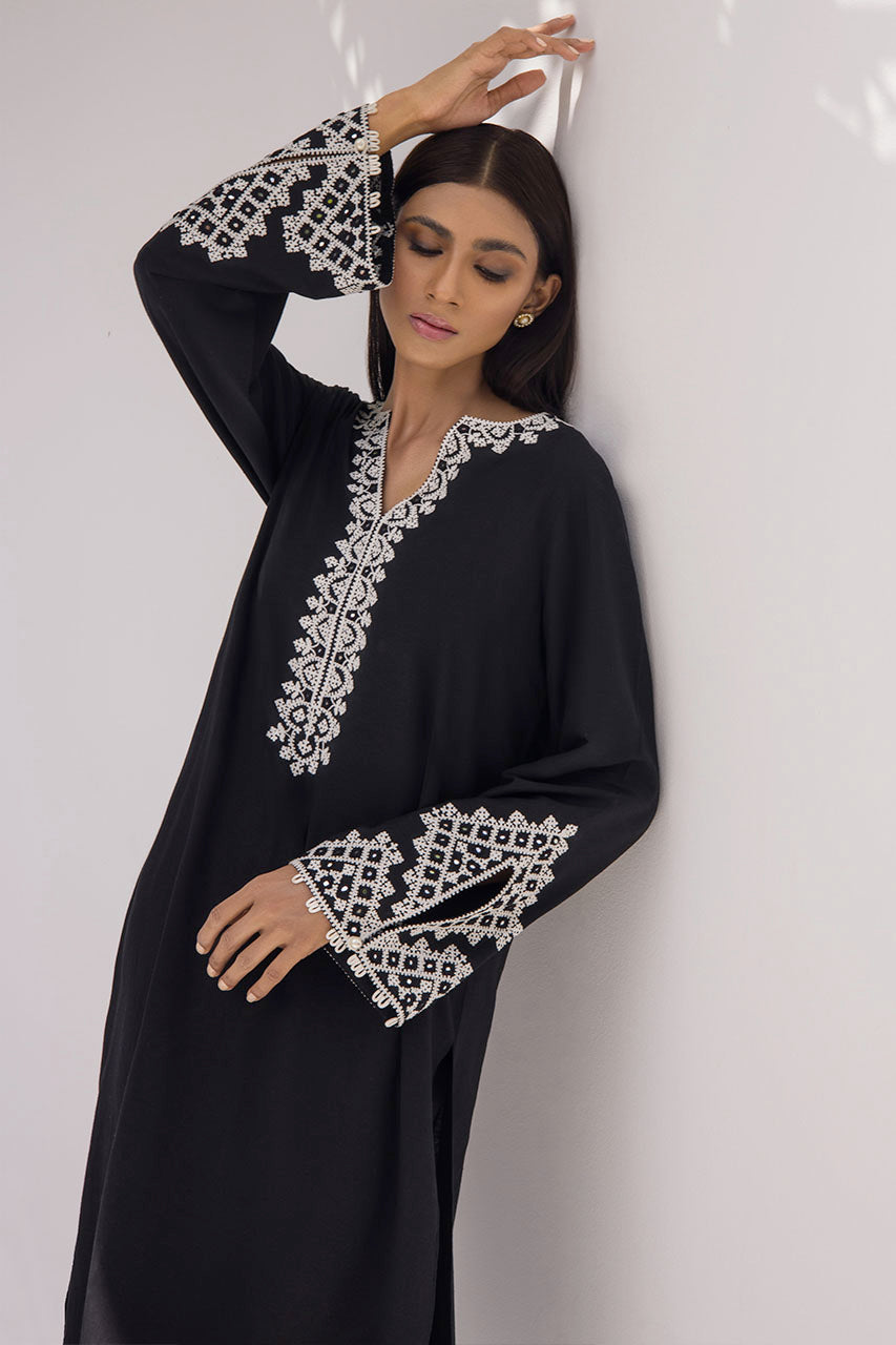 Black Karandi Kurta With Off-White Embroidery