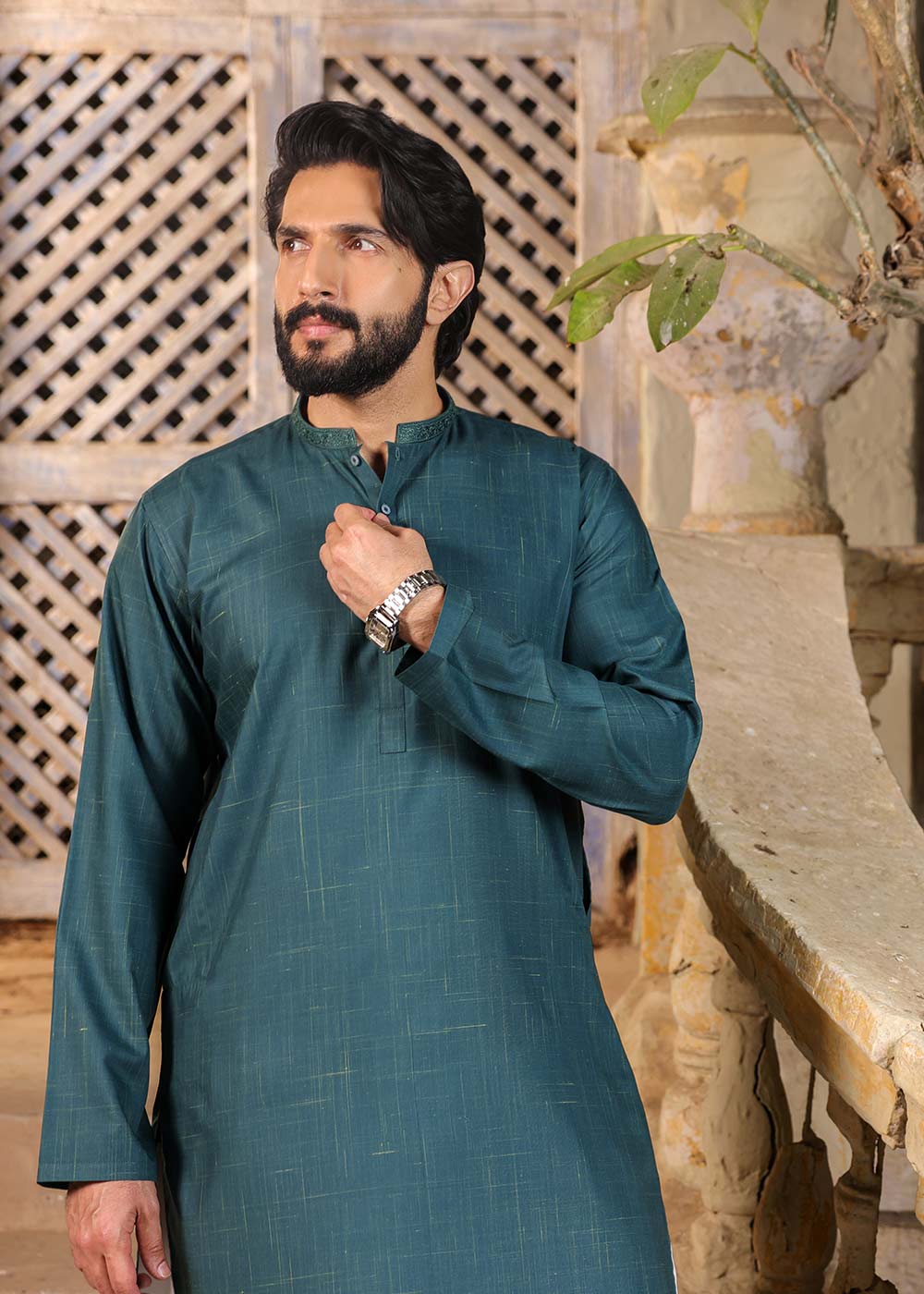 Dyed Embroidered Blended Kurta