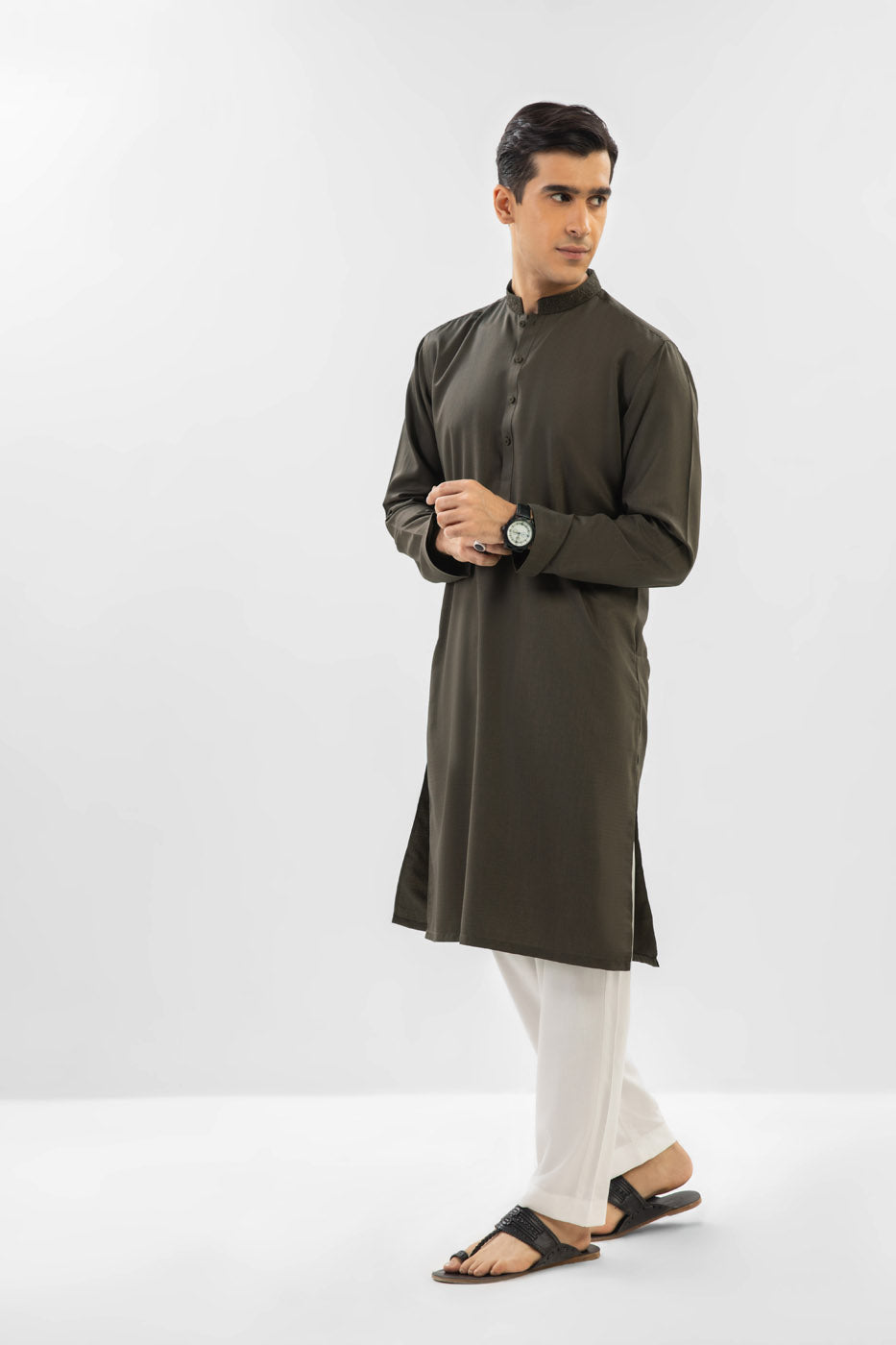 Dyed Embroidered Blended Kurta