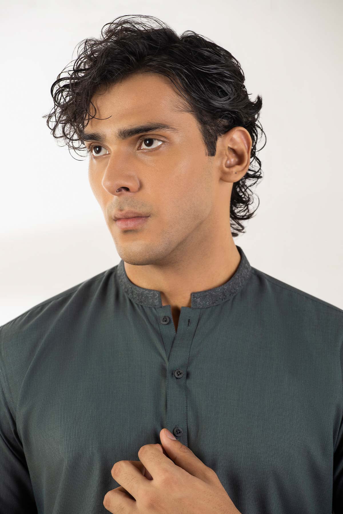 Dyed Embroidered Blended Kurta