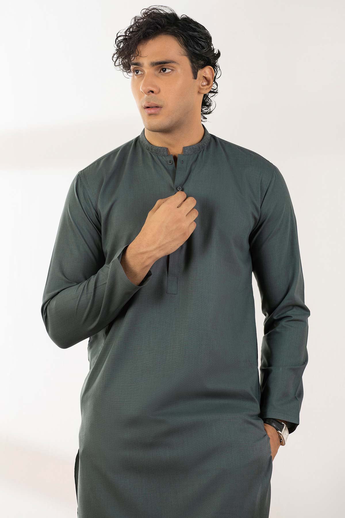 Dyed Embroidered Blended Kurta