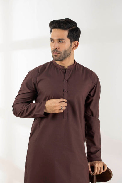 Dyed Embroidered Blended Kurta