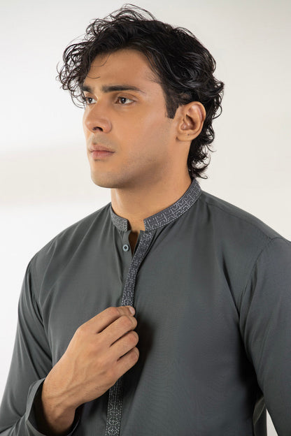 Dyed Embroidered Blended Kurta