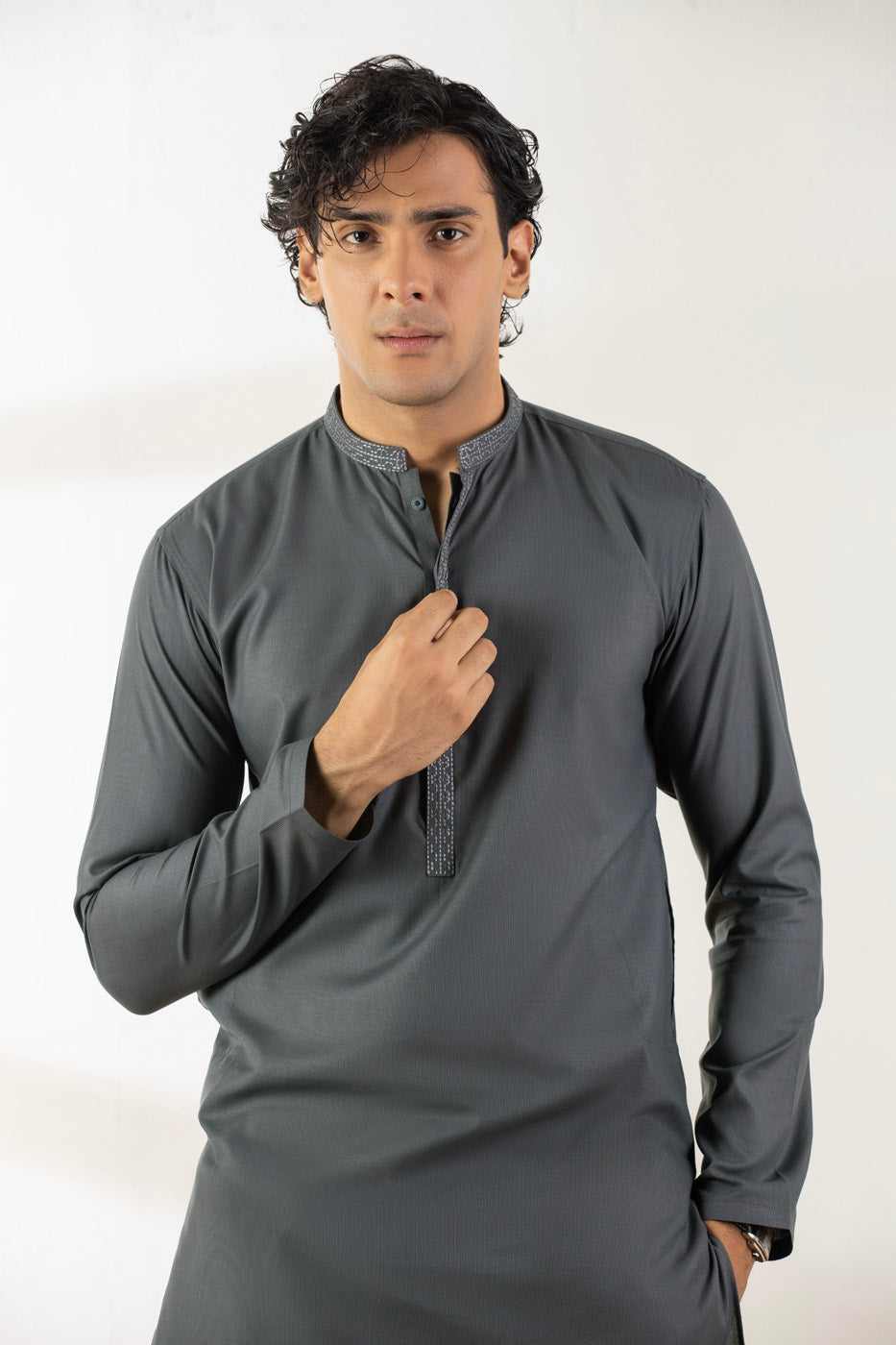 Dyed Embroidered Blended Kurta