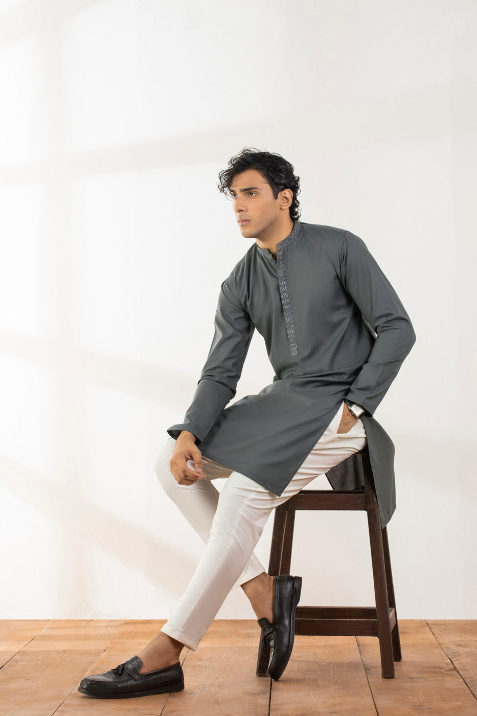 Dyed Embroidered Blended Kurta