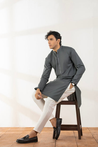 Dyed Embroidered Blended Kurta