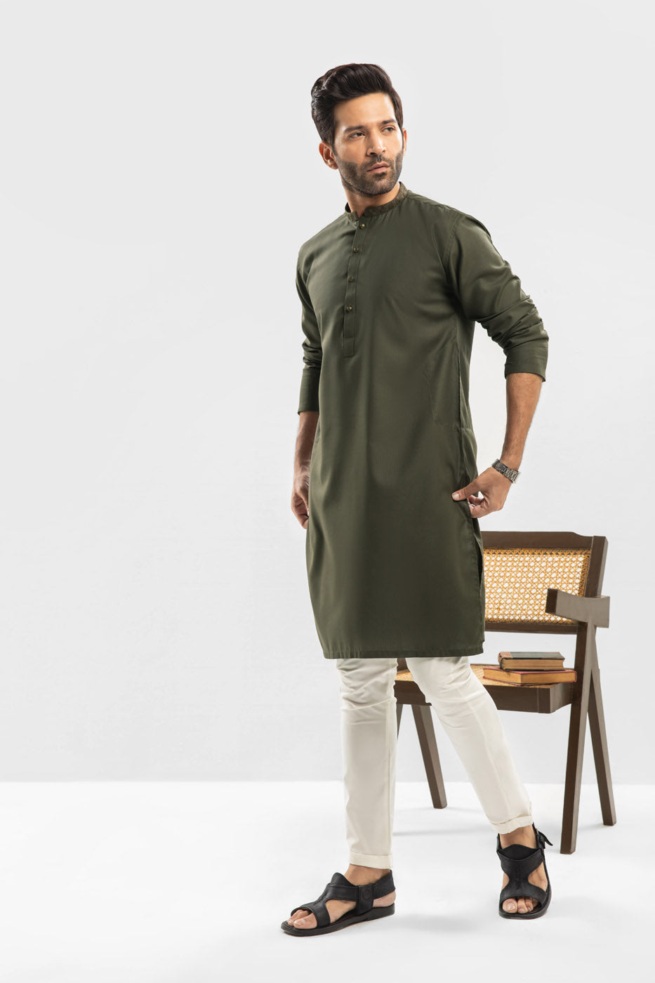 Dyed Embroidered Blended Kurta