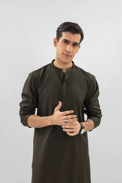Dyed Embroidered Blended Kurta