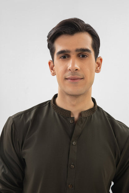 Dyed Embroidered Blended Kurta