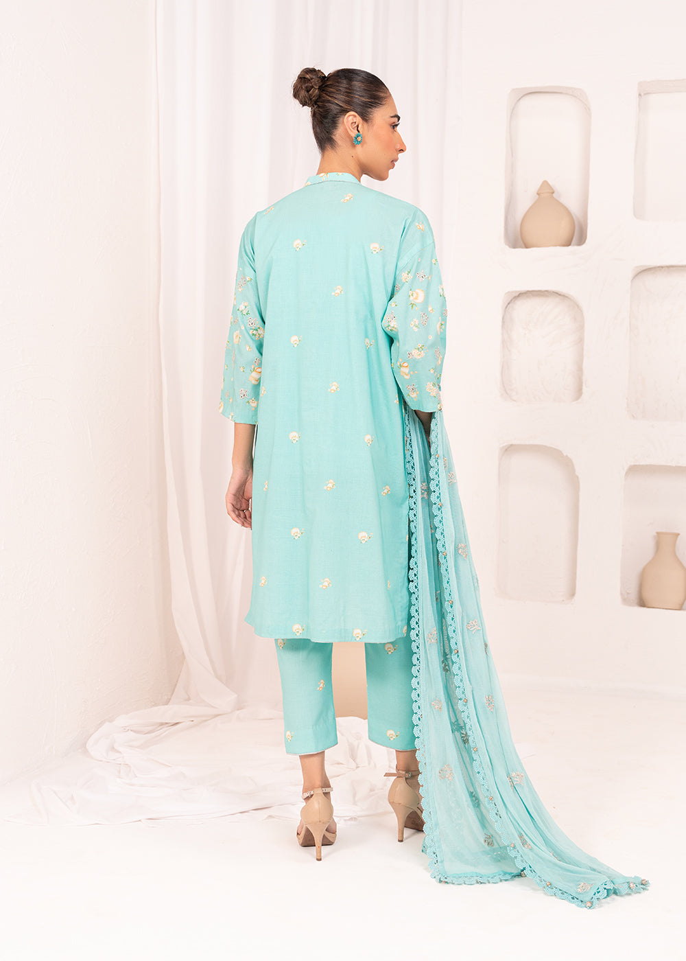 3 Pc Embroidered Lawn Viscose Suit With Poly Net Dupatta