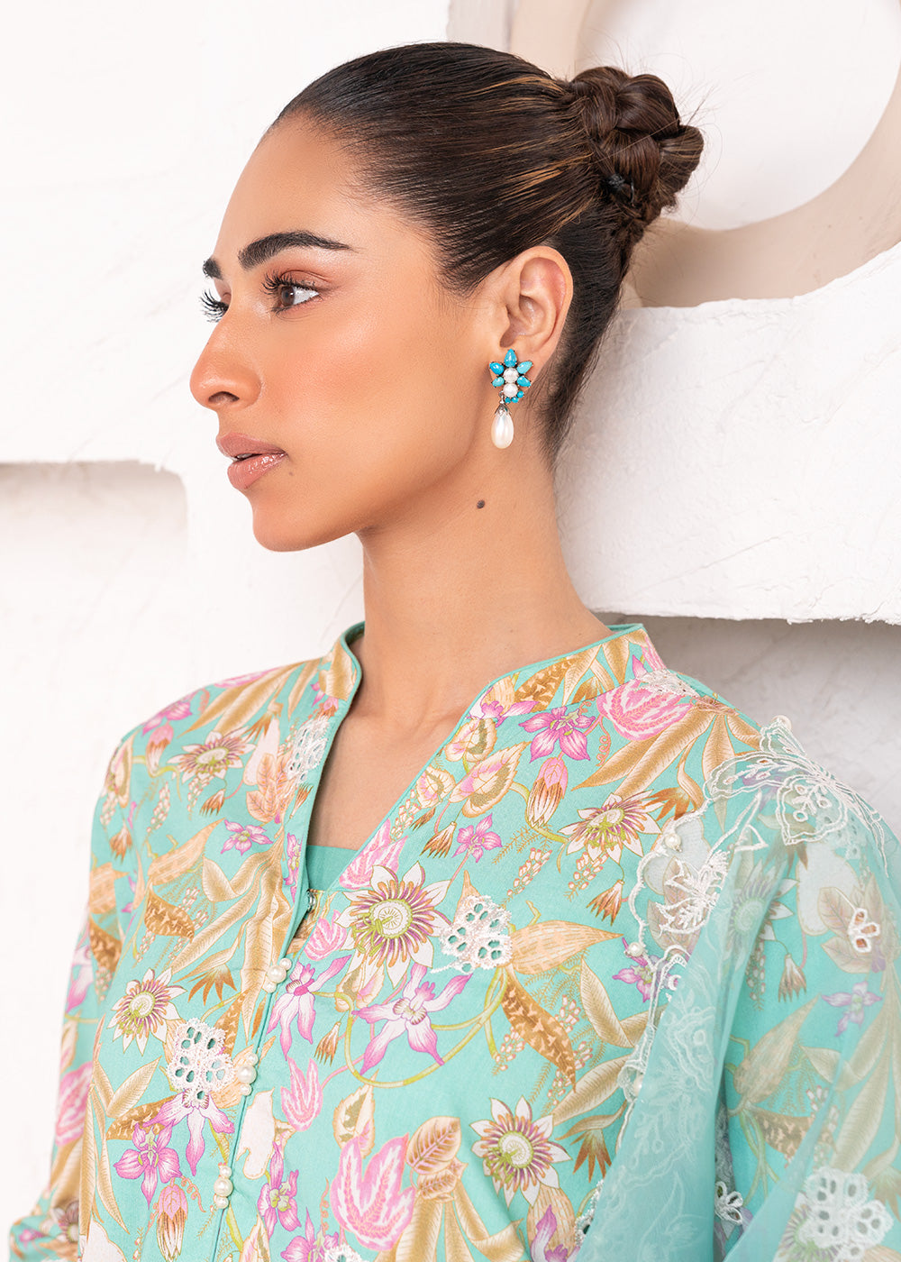 3 Pc Embroidered Lawn Viscose Suit With Organza Dupatta