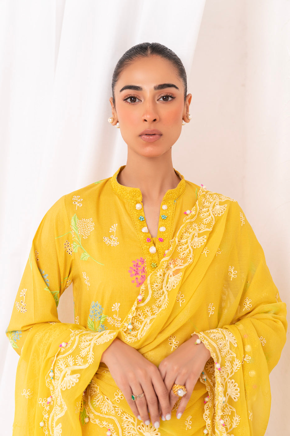 3 Pc Embroidered Lawn Viscose Suit With Chiffon Dupatta