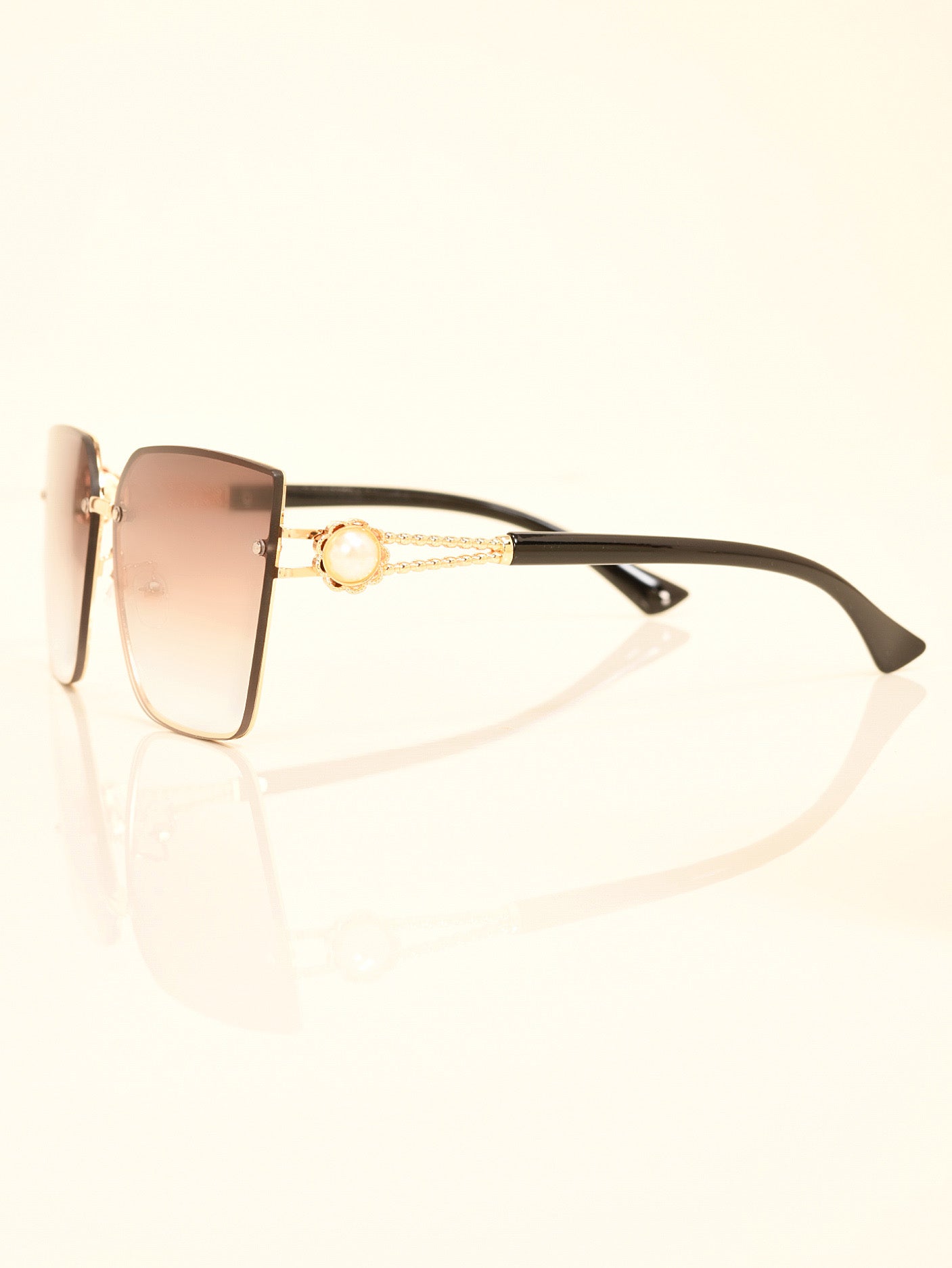 Limelight - Pearl Detail Sunglasses