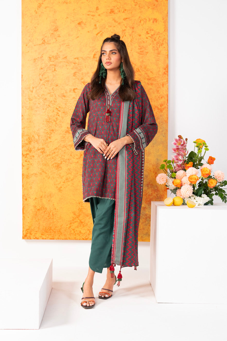 2 Pc Printed Khaddar Shirt With Khaddar Dupatta