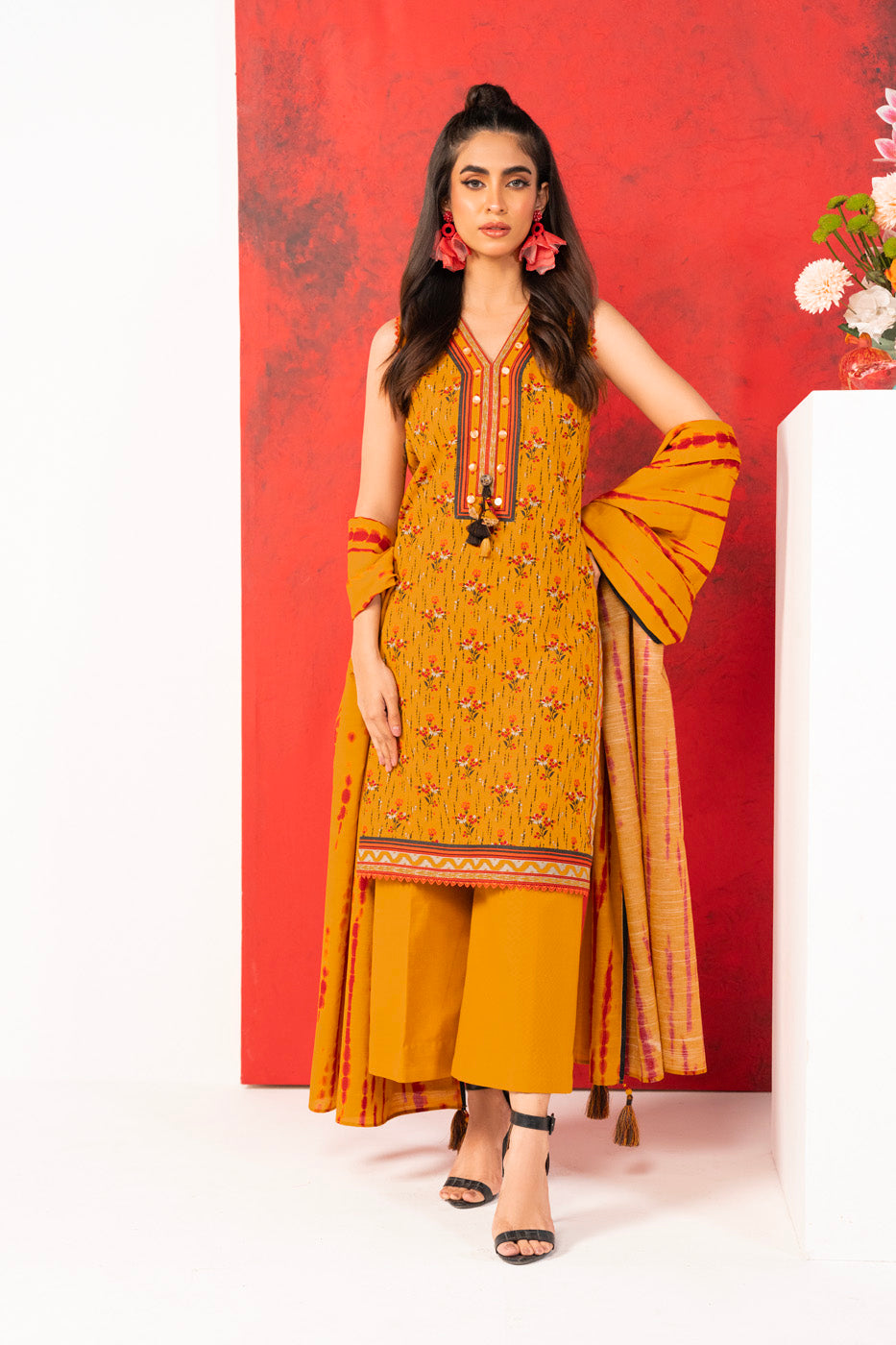 2 Pc Printed Khaddar Shirt With Khaddar Dupatta